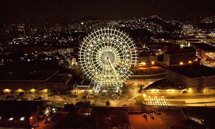 Roda Gigante iluminada pelo Maio Amarelo