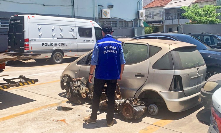 Agentes da Operação Desmonte encontram quatro motores irregulares em ferros-velhos de Volta Redonda